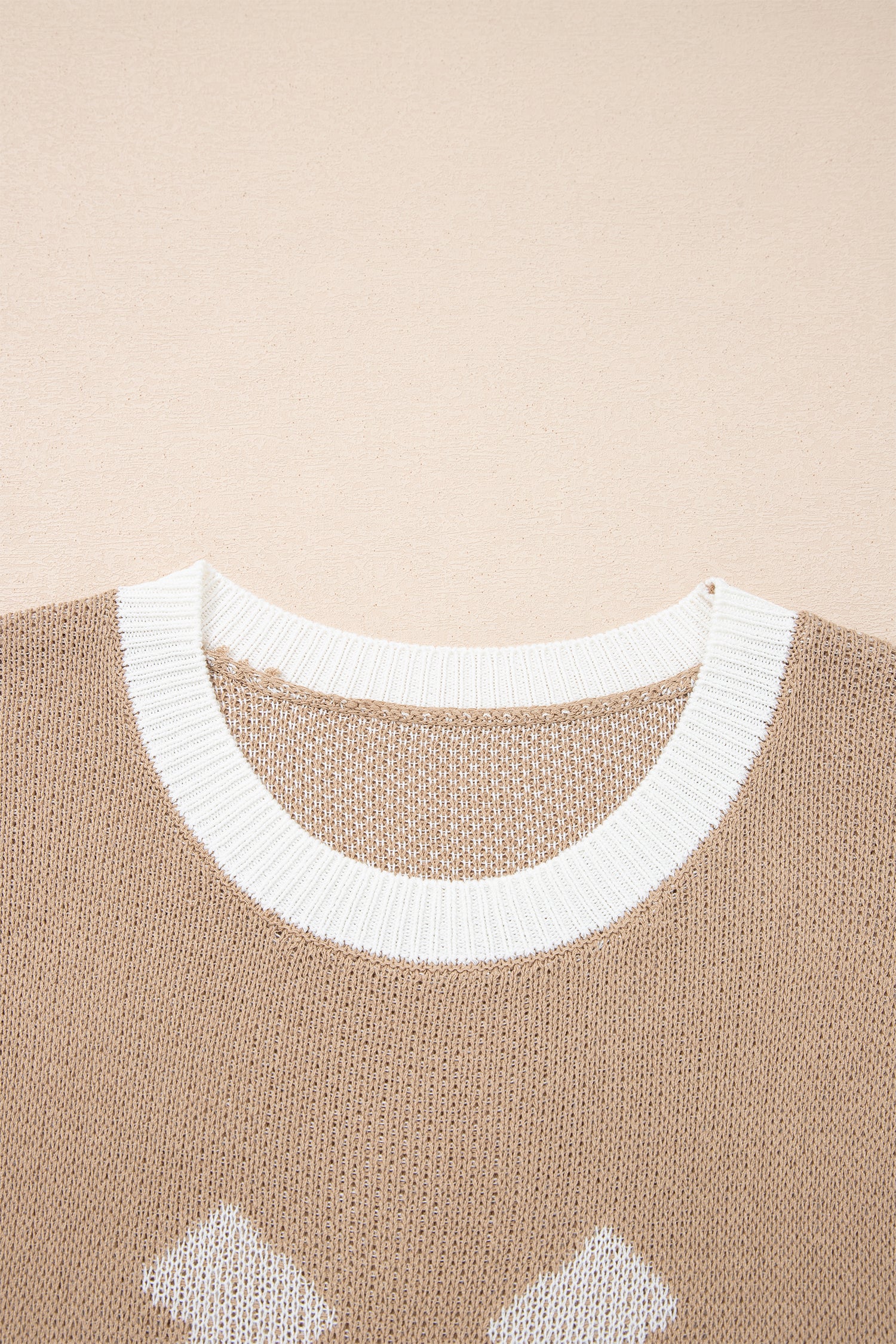 Goat Horse Shoe Pattern Contrast Trim Short Sleeve Sweater