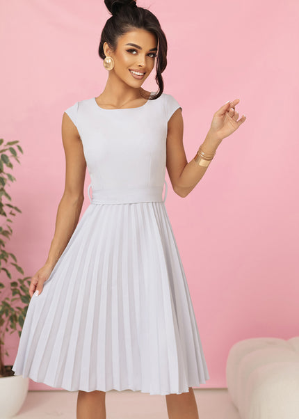 311-20 LILA Pleated dress with short sleeves and belt - gray