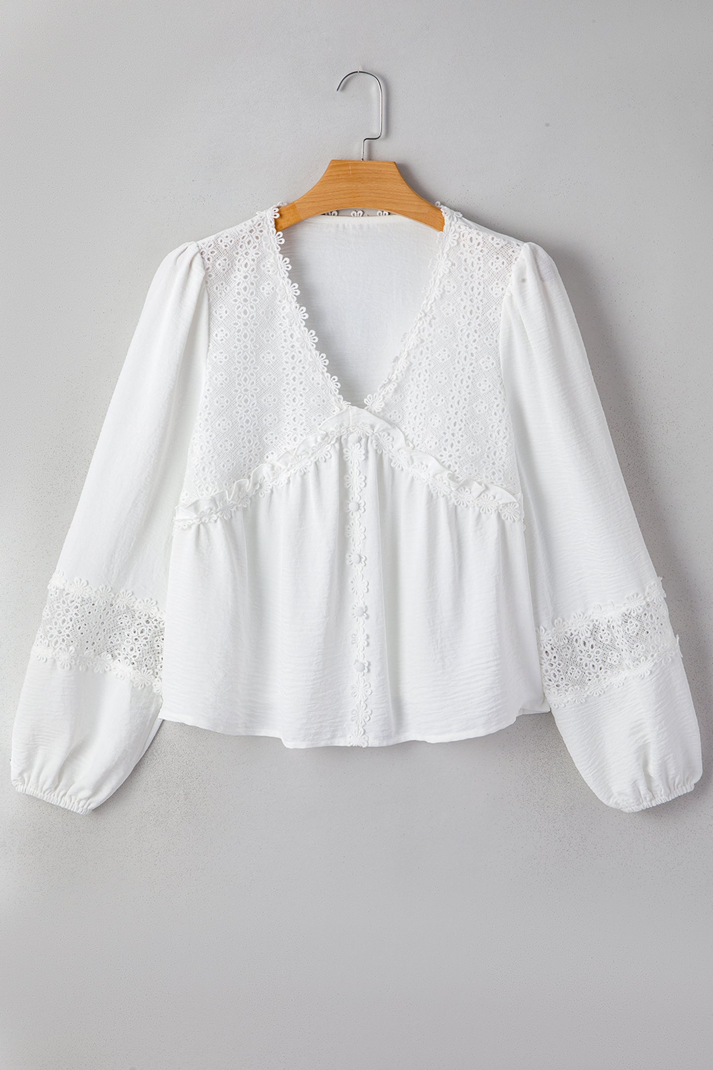 White Solid Color Floral Guipure Patchwork Frilled Long Sleeve Blouse