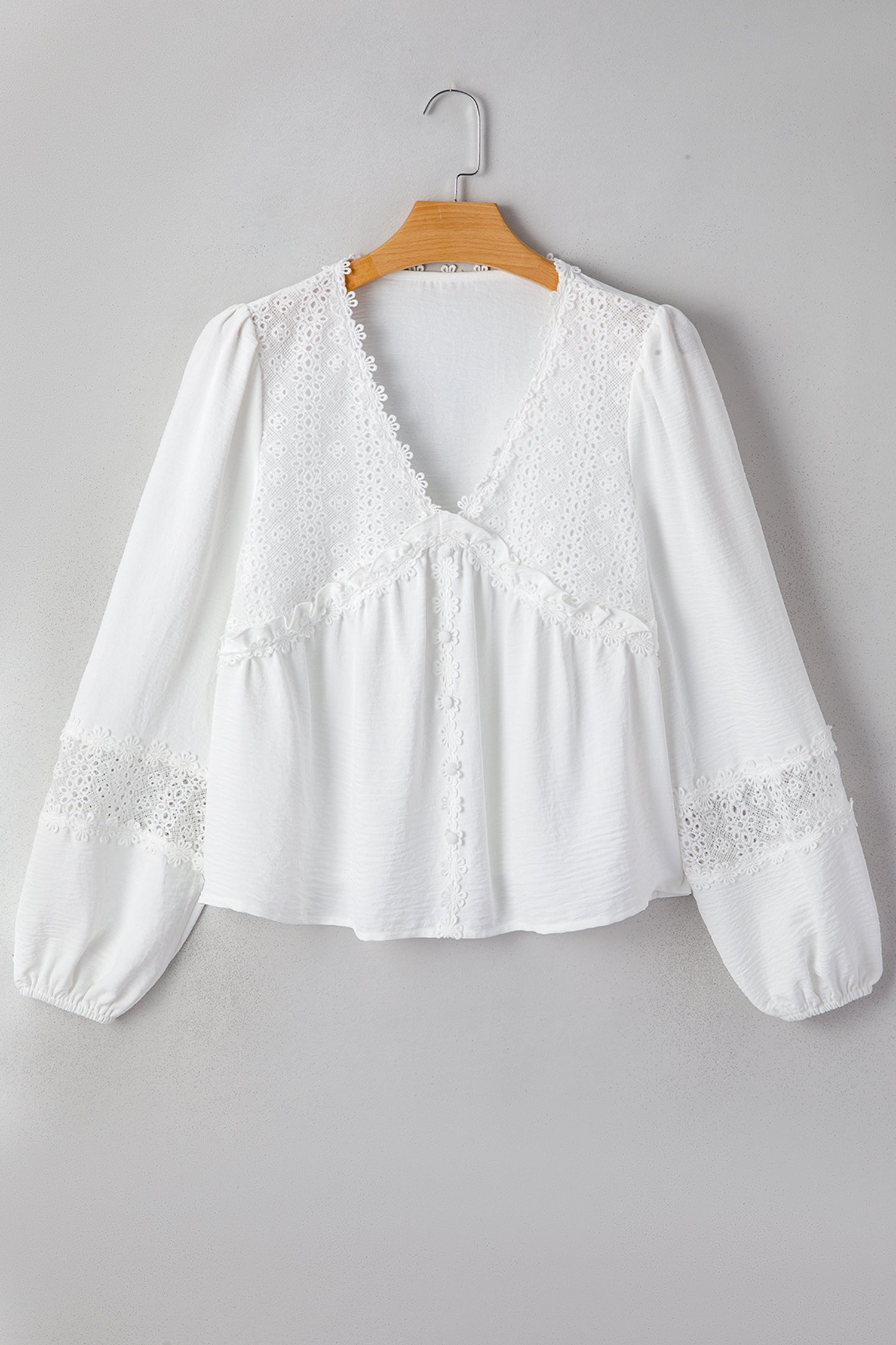 White Solid Color Floral Guipure Patchwork Frilled Long Sleeve Blouse
