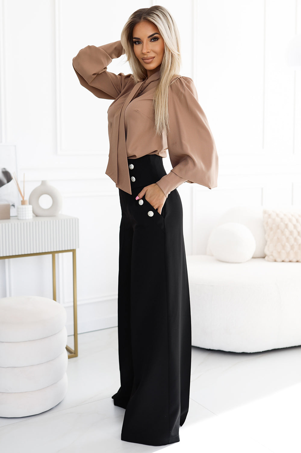 496-2 Elegant wide pants with high waist and golden buttons - black