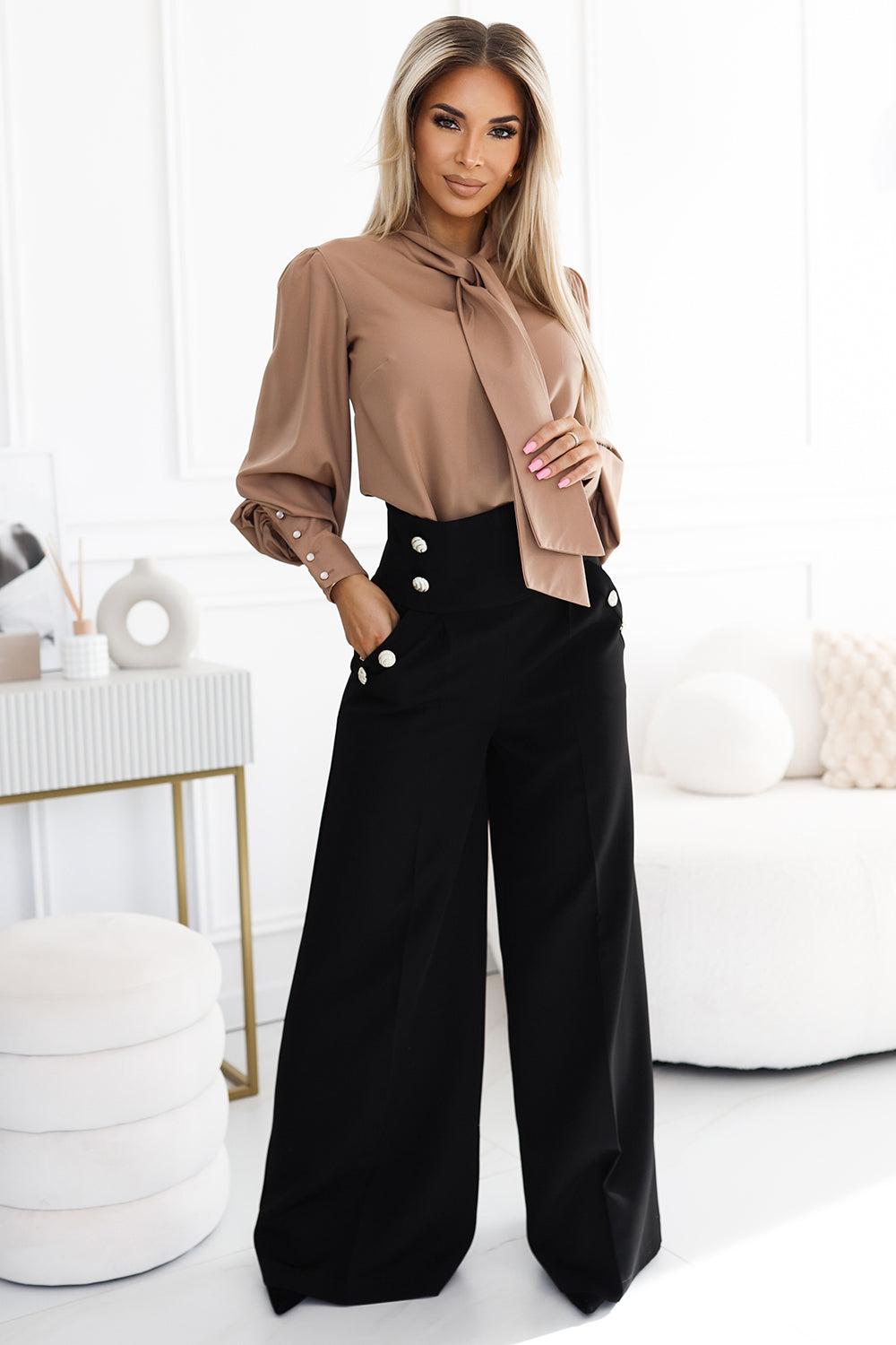 496-2 Elegant wide pants with high waist and golden buttons - black