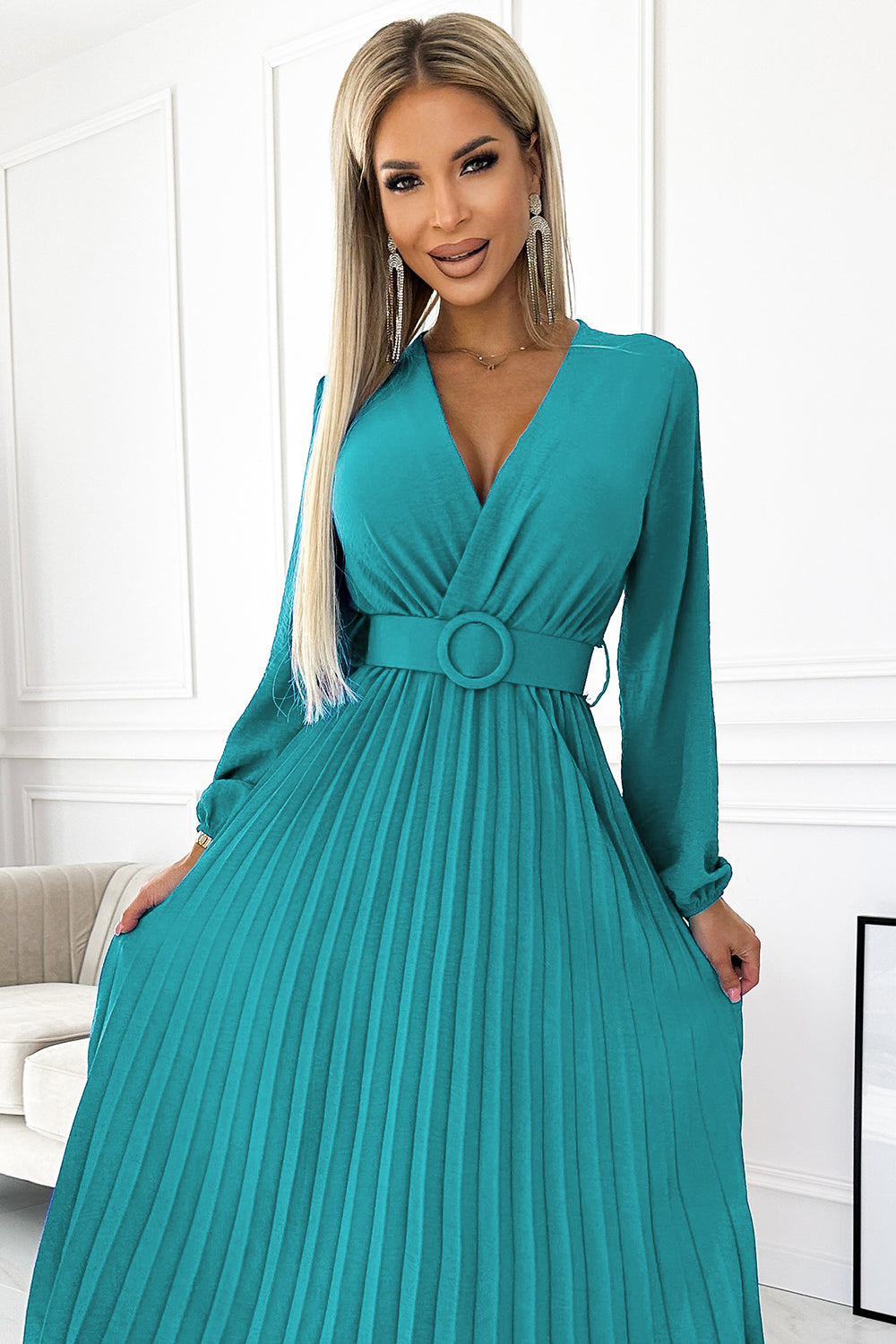 504-6 VIVIANA Pleated midi dress with a neckline, long sleeves and a wide belt - sea color