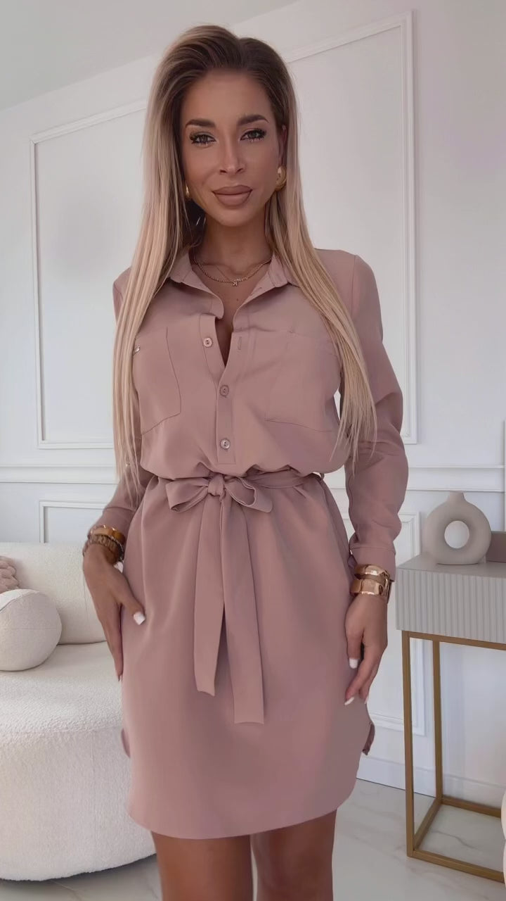 Video laden: 284-2 CAMILLE Shirt dress with pockets - beige