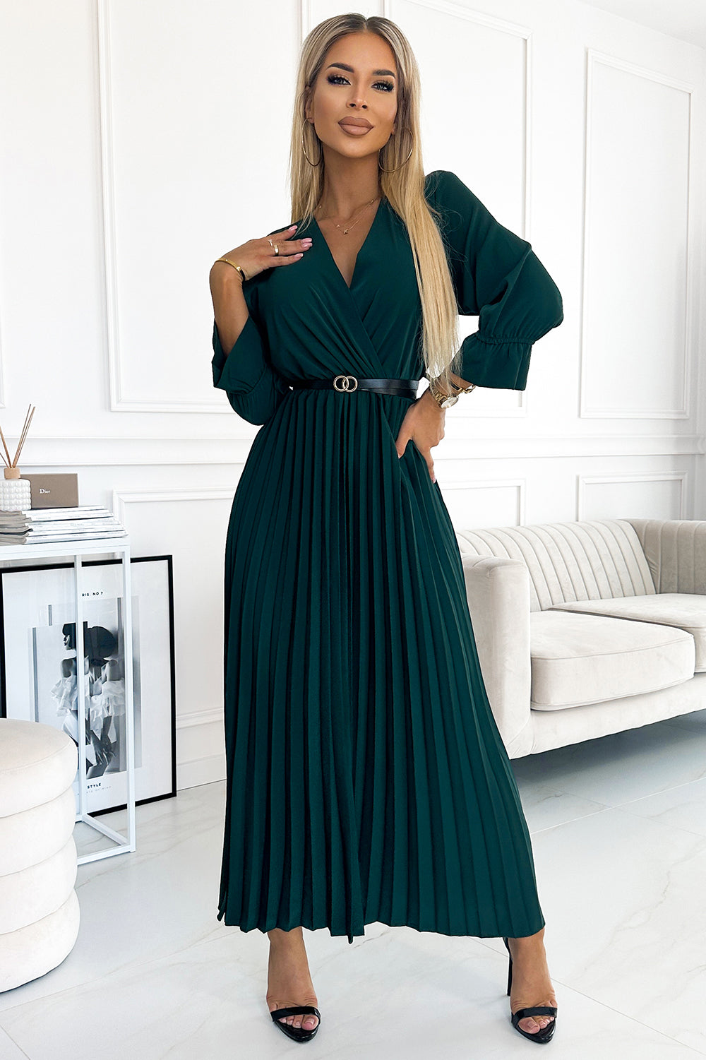 462-2 SERENA Pleated maxi dress with a neckline, belt and 3/4 sleeves - green