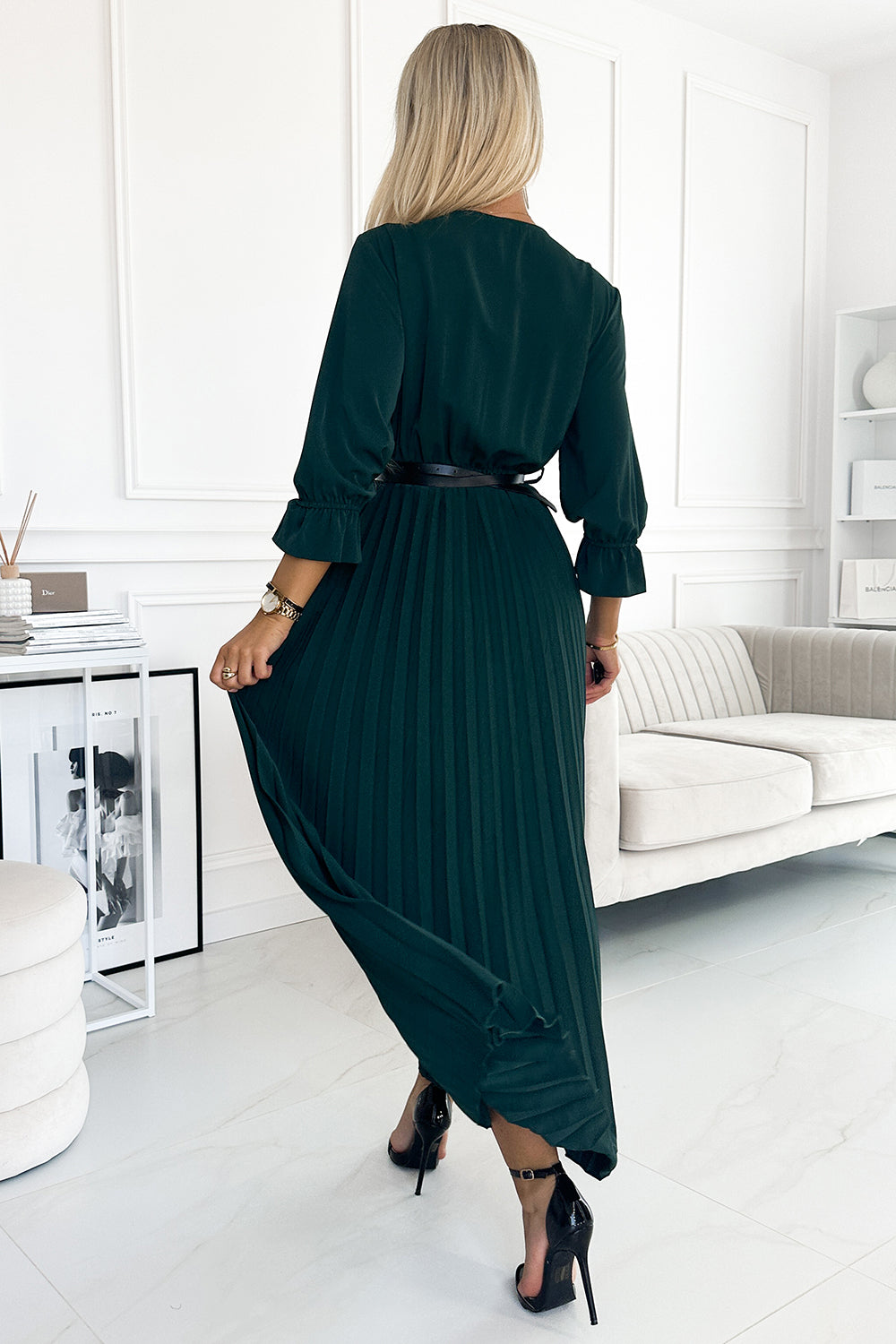 462-2 SERENA Pleated maxi dress with a neckline, belt and 3/4 sleeves - green