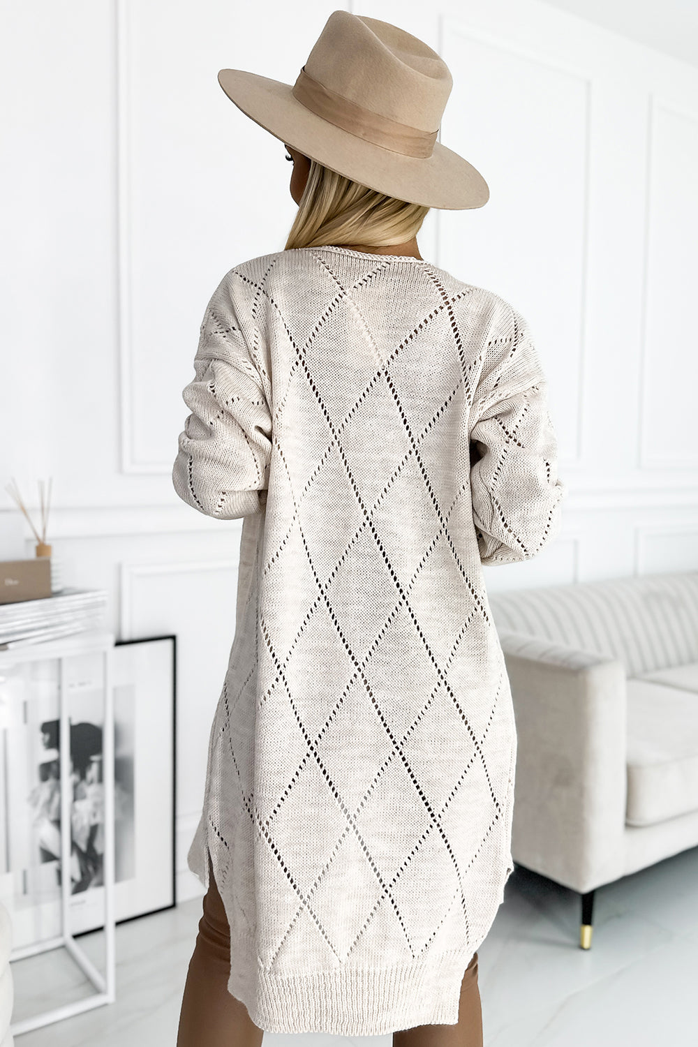 486-2 Cardigan - sweater cape with a longer back in openwork diamonds - Beige