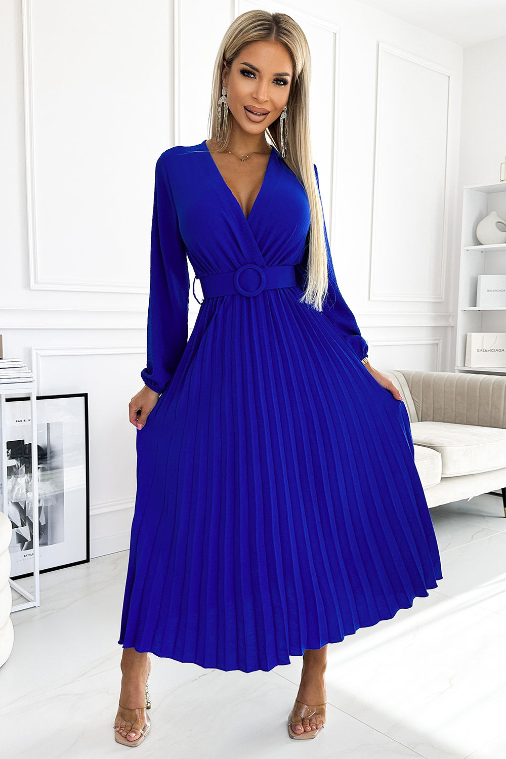 504-1 VIVIANA Pleated midi dress with a neckline, long sleeves and a wide belt - blue