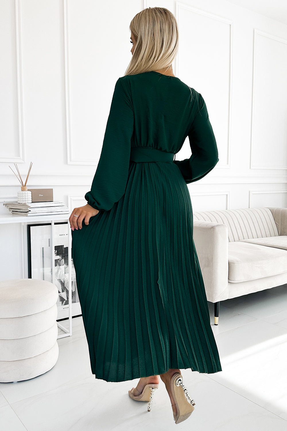 504-3 VIVIANA Pleated midi dress with a neckline, long sleeves and a wide belt - green