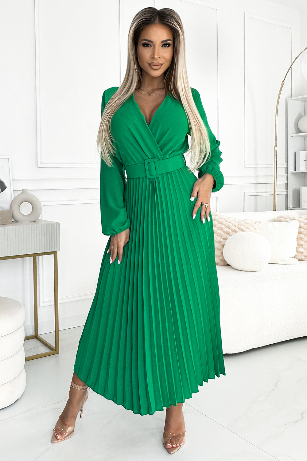 504-4 VIVIANA Pleated midi dress with a neckline, long sleeves and a wide belt - light green